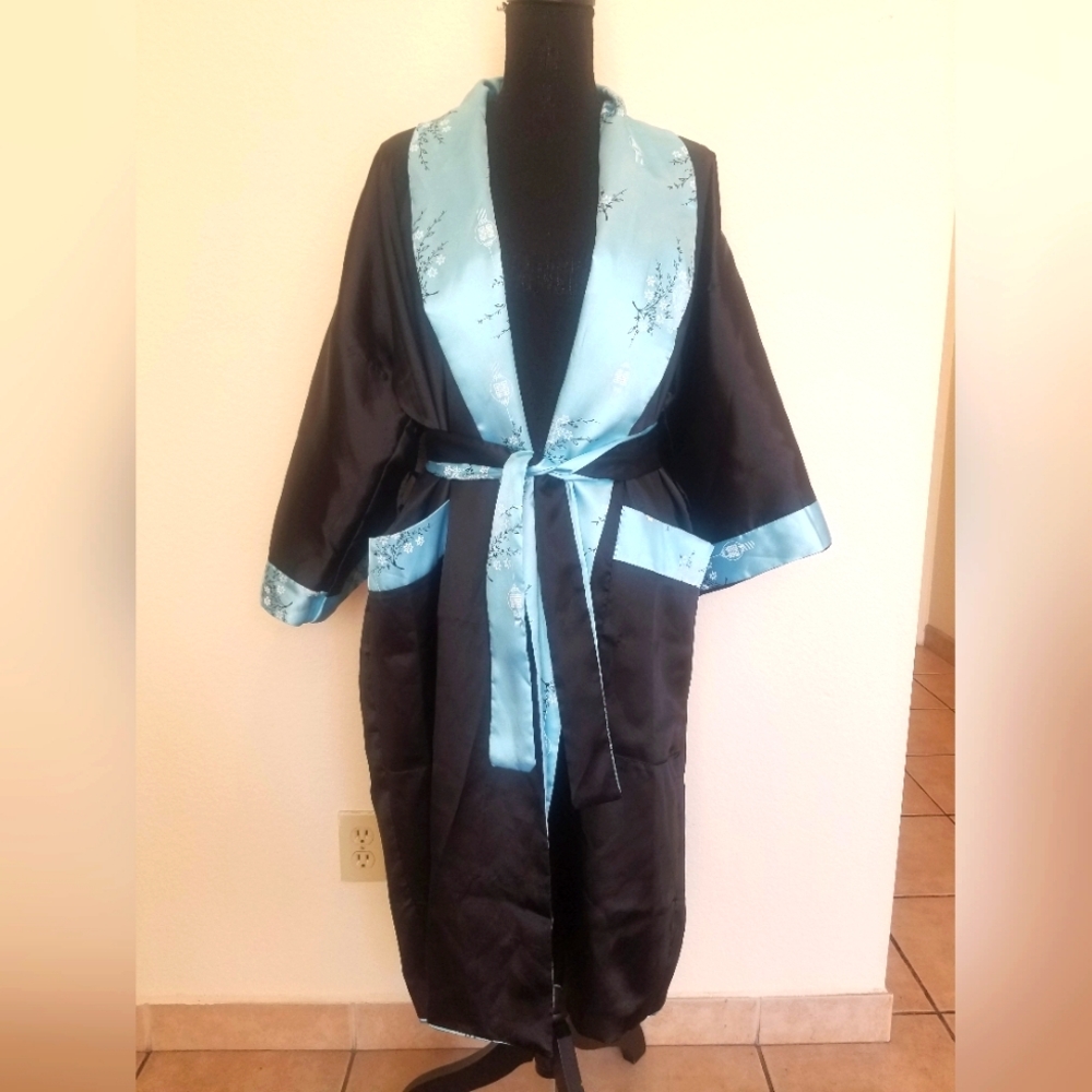 Vintage 1970s silk reversible robe